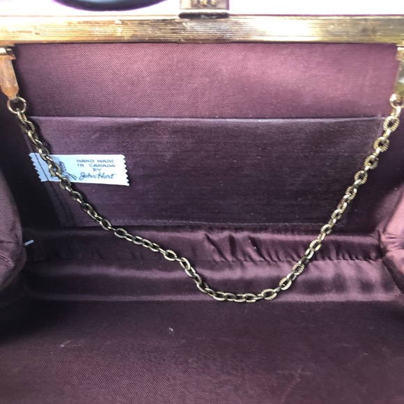Vintage John Hart gold metalic evening wristlet - Picture 3 of 4